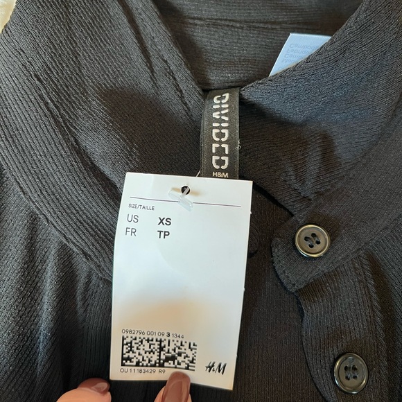 H&M brand new black button up dress- size xs - Picture 3 of 3